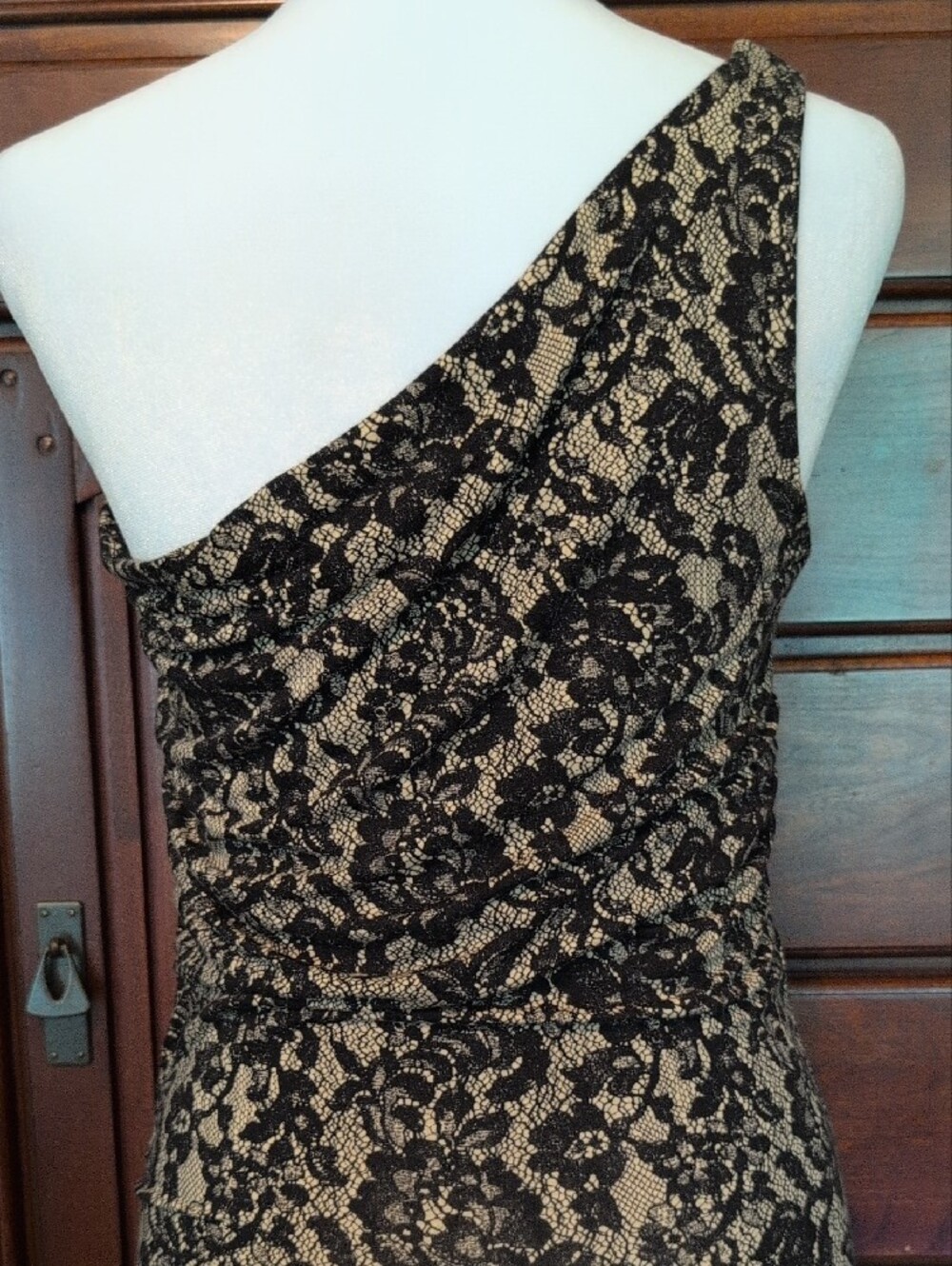 Michael Kors One-Shoulder Black Lace overlay Look  Dress With Scruched SideSeams - Picture 4 of 9